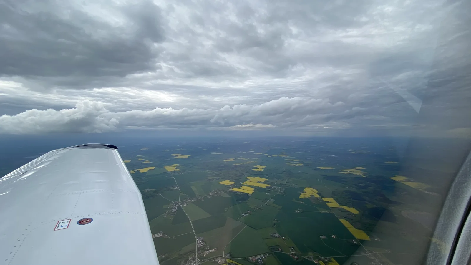 Udsigten fra et fly over landskabet